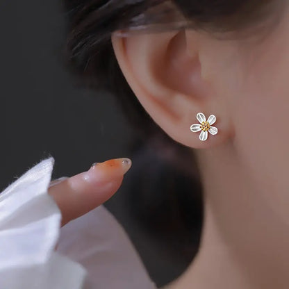 flowers ear ladies trend simple niche design sense small daisy earrings earrings fashion hundred with daily