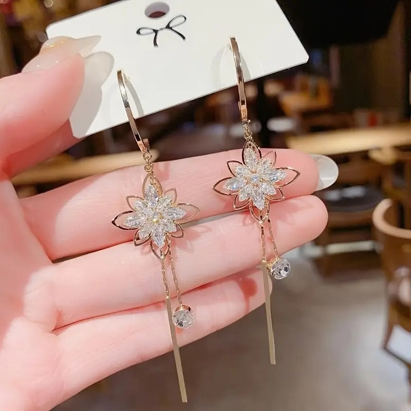 S925 Silvery Needle Snowflake Flower Stud Earrings, a Trendy And High-End Long Ice Flower Tassel Earring for Spring And Summer 2025, Featuring a Stylish And Ethereal Design, Perfect As a Valentine'S Day Jewelry Gift for Everyday Wear.